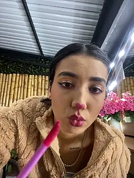 cloe taylor   online show from 11-01-25, 03:19