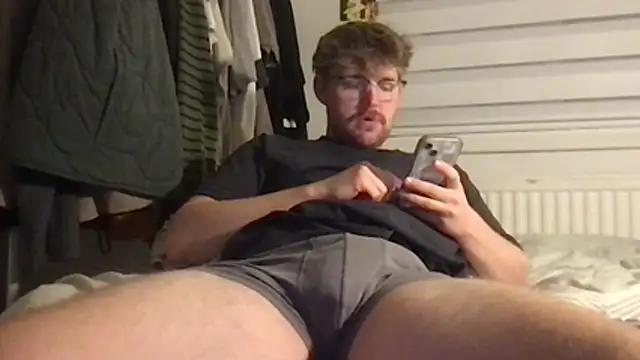 Angus80085 online show from 10-22-25, 05:45