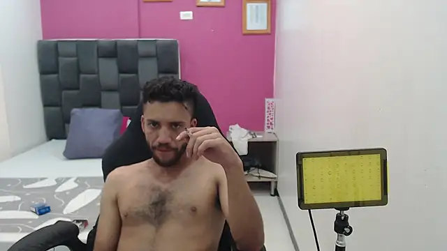 Snapshot of Juan_FelipeX01 chatting on 10-17-25, 10:56 Juan FelipeX01 online show from 10-17-25, 10:56