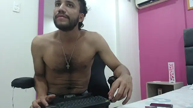 Snapshot of Juan_FelipeX01 chatting on 10-29-25, 03:14 Juan FelipeX01 online show from 10-29-25, 03:14