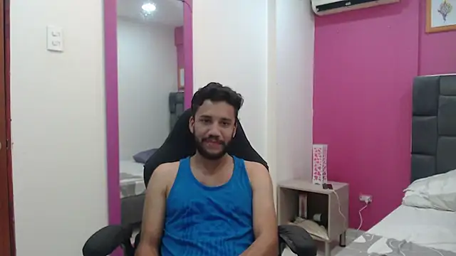 Snapshot of Juan_FelipeX01 chatting on 11-09-25, 03:54 Juan FelipeX01 online show from 11-09-25, 03:54