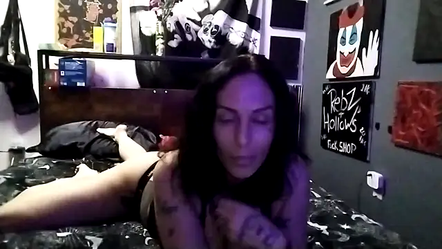 inkdhollow1 online show from 10-22-25, 03:18