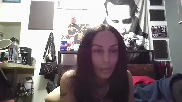 inkdhollow1 online show from 12-16-25, 03:44