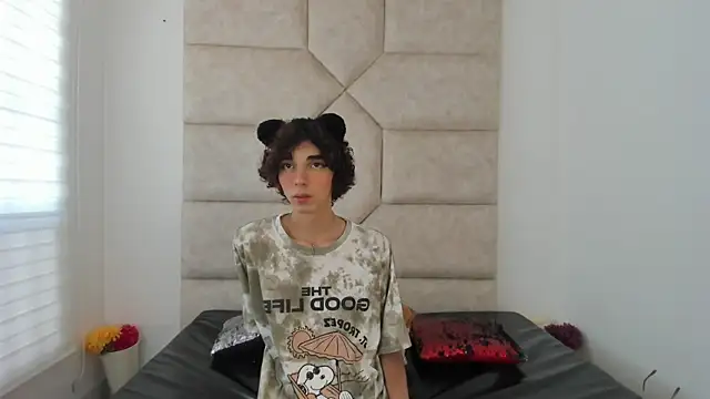 Snapshot of Scaarlett_22_ chatting on 10-02-25, 05:42 Scaarlett 22 online show from 10-02-25, 05:42