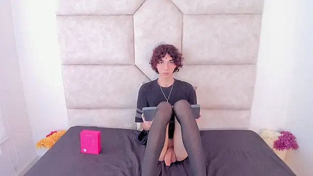 Snapshot of Scaarlett_22_ chatting on 10-30-25, 06:08 Scaarlett 22 online show from 10-30-25, 06:08