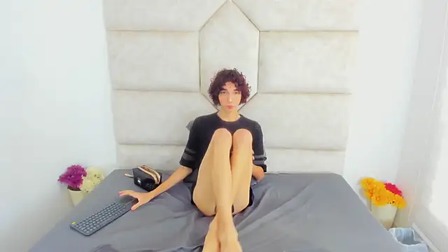 Snapshot of Scaarlett_22_ chatting on 11-14-25, 05:55 Scaarlett 22 online show from 11-14-25, 05:55