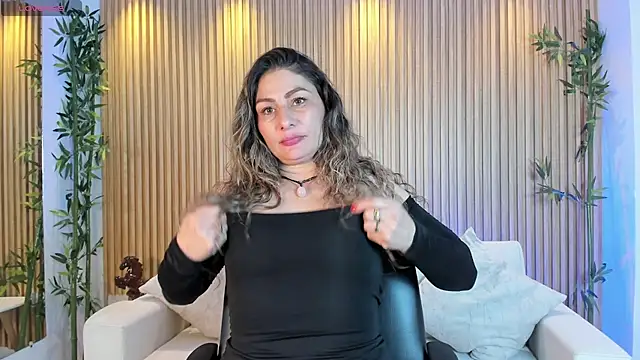 Snapshot of VenusCooper chatting on 11-01-25, 08:22 VenusCooper online show from 11-01-25, 08:22