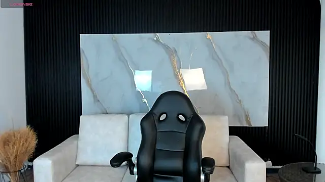 Snapshot of VenusCooper chatting on 11-05-25, 07:47 VenusCooper online show from 11-05-25, 07:47