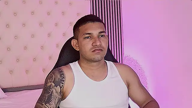 Snapshot of venedic_bull chatting on 10-12-25, 06:29 venedic bull online show from 10-12-25, 06:29