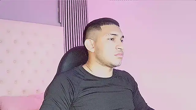 Snapshot of venedic_bull chatting on 10-15-25, 08:20 venedic bull online show from 10-15-25, 08:20