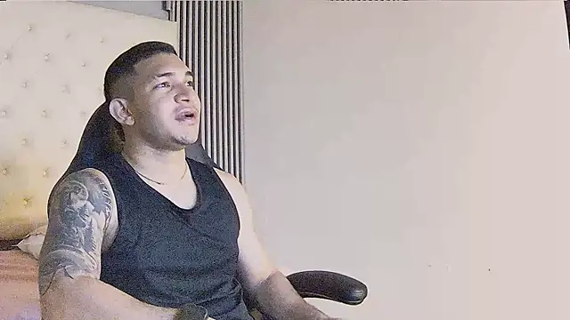 Snapshot of venedic_bull chatting on 10-18-25, 08:09 venedic bull online show from 10-18-25, 08:09