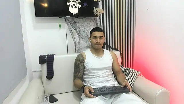 Snapshot of venedic_bull chatting on 10-30-25, 08:31 venedic bull online show from 10-30-25, 08:31