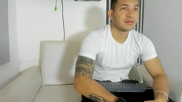 Snapshot of venedic_bull chatting on 11-04-25, 08:52 venedic bull online show from 11-04-25, 08:52