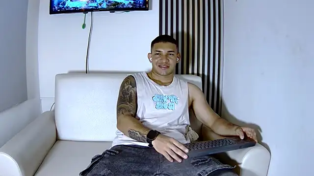 Snapshot of venedic_bull chatting on 11-15-25, 01:36 venedic bull online show from 11-15-25, 01:36