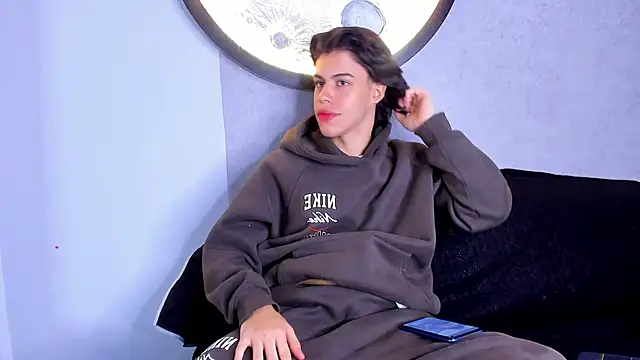 Lucian grey online show from 10-17-25, 04:48