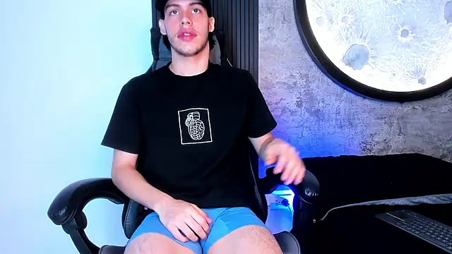 Lucian grey online show from 11-08-25, 04:23