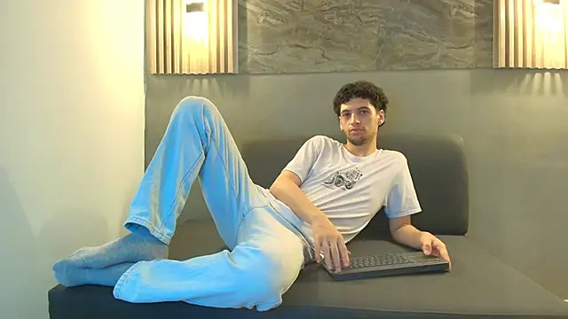 Snapshot of ISRAEL_GRAY chatting on 10-15-25, 07:14 ISRAEL GRAY online show from 10-15-25, 07:14