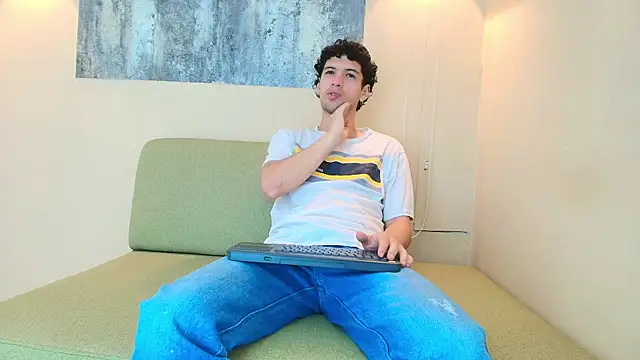 Snapshot of ISRAEL_GRAY chatting on 11-08-25, 12:38 ISRAEL GRAY online show from 11-08-25, 12:38