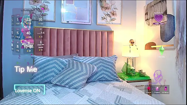 Snapshot of ElektraBlue chatting on 11-10-25, 07:46 ElektraBlue online show from 11-10-25, 07:46