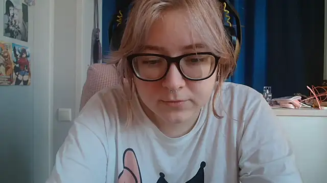 LolaWEI online show from 10-30-25, 07:21