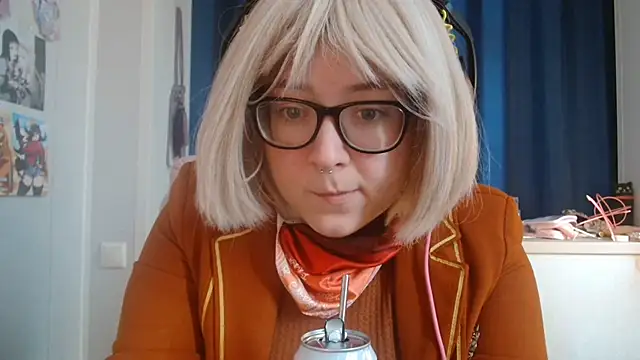 LolaWEI online show from 10-31-25, 07:20