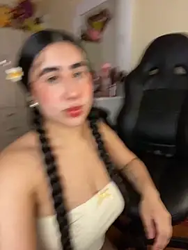 Snapshot of Miichii chatting on 10-05-25, 01:04 Miichii online show from 10-05-25, 01:04