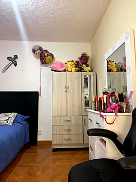 Snapshot of Miichii chatting on 10-08-25, 12:08 Miichii online show from 10-08-25, 12:08