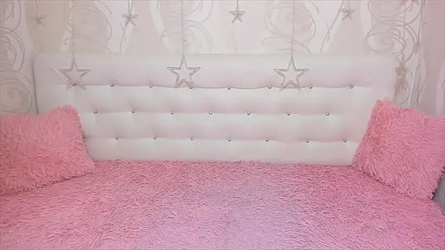 Snapshot of VettaCherry chatting on 10-04-25, 02:42 VettaCherry online show from 10-04-25, 02:42