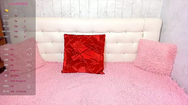 Snapshot of VettaCherry chatting on 10-19-25, 02:34 VettaCherry online show from 10-19-25, 02:34