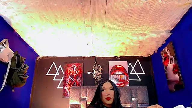 Snapshot of Fersexy_Dolls chatting on 10-06-25, 04:10 Fersexy Dolls online show from 10-06-25, 04:10