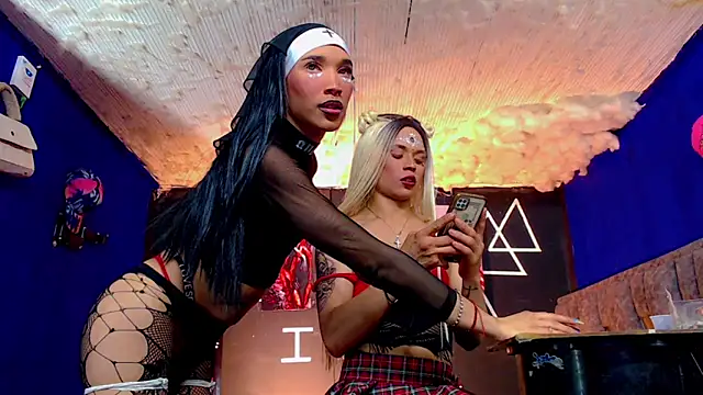 Snapshot of Fersexy_Dolls chatting on 11-01-25, 05:09 Fersexy Dolls online show from 11-01-25, 05:09