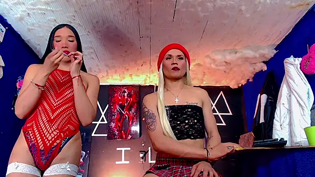 Snapshot of Fersexy_Dolls chatting on 11-03-25, 02:24 Fersexy Dolls online show from 11-03-25, 02:24