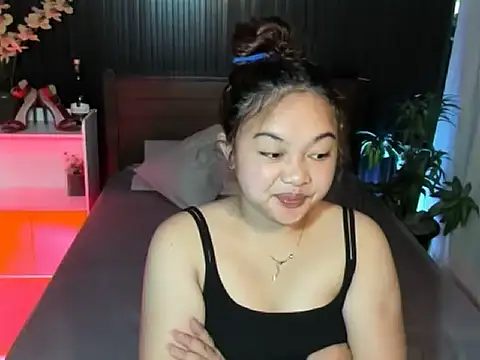 Snapshot of UrFavouriteCravings chatting on 10-20-25, 12:22 UrFavouriteCravings online show from 10-20-25, 12:22