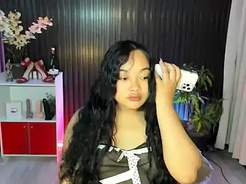 Snapshot of UrFavouriteCravings chatting on 10-26-25, 03:45 UrFavouriteCravings online show from 10-26-25, 03:45