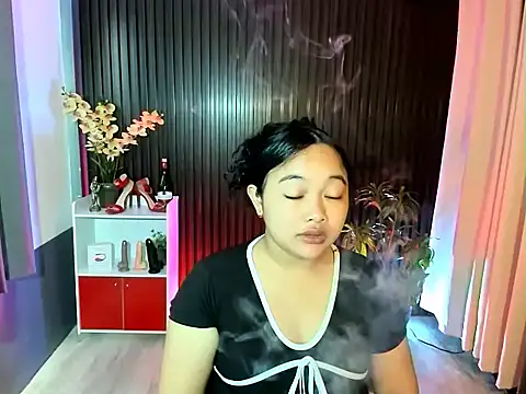 Snapshot of UrFavouriteCravings chatting on 11-03-25, 12:13 UrFavouriteCravings online show from 11-03-25, 12:13