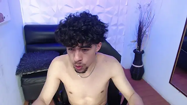 Snapshot of Liil_boy chatting on 10-07-25, 03:36 Liil boy online show from 10-07-25, 03:36