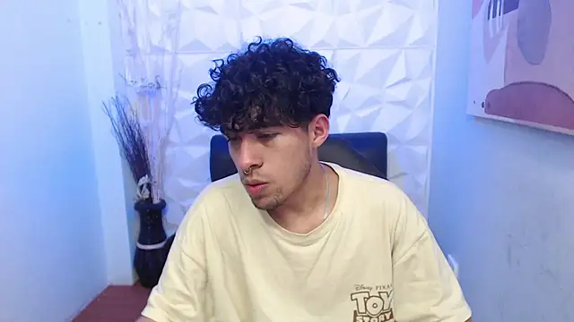 Snapshot of Liil_boy chatting on 10-24-25, 03:58 Liil boy online show from 10-24-25, 03:58