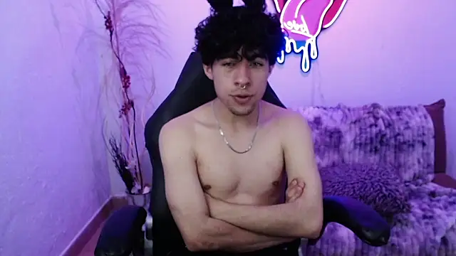 Snapshot of Liil_boy chatting on 11-02-25, 04:53 Liil boy online show from 11-02-25, 04:53