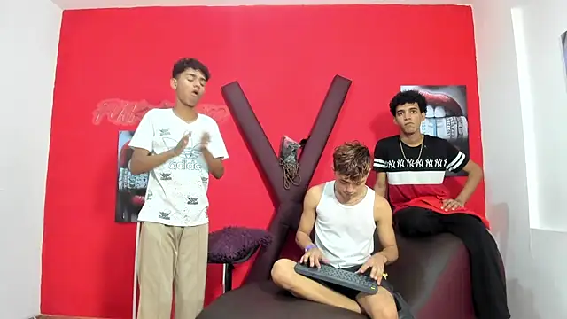VERY HOT GUYS online show from 04-08-26, 07:14