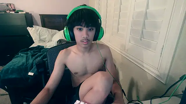 youngasianboy2007 online show from 10-18-25, 03:31