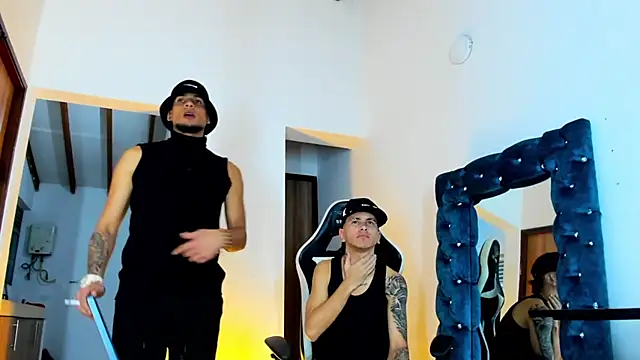 Snapshot of daddys_insanee chatting on 10-01-25, 06:52 daddys insanee online show from 10-01-25, 06:52