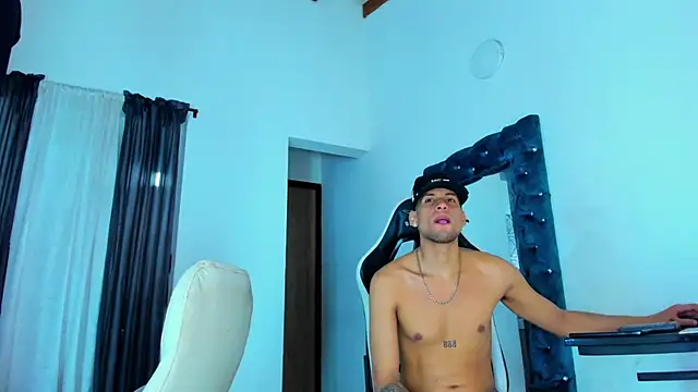 Snapshot of daddys_insanee chatting on 11-14-25, 11:42 daddys insanee online show from 11-14-25, 11:42