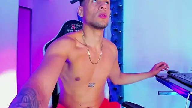 Snapshot of daddys_insanee chatting on 11-15-25, 03:37 daddys insanee online show from 11-15-25, 03:37