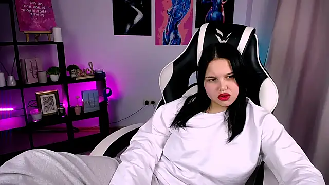 Snapshot of KittyKrissy_ chatting on 10-13-25, 03:01 KittyKrissy online show from 10-13-25, 03:01