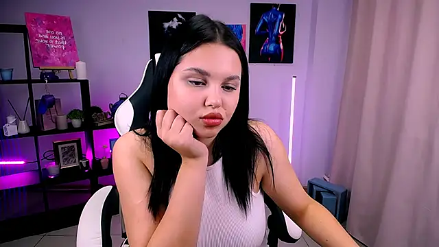 Snapshot of KittyKrissy_ chatting on 10-19-25, 09:32 KittyKrissy online show from 10-19-25, 09:32