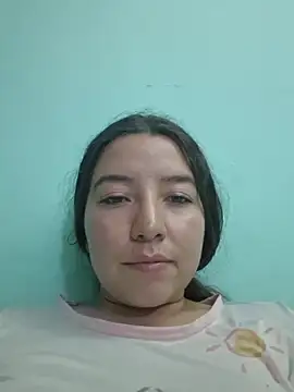 Snapshot of annyaparis chatting on 10-17-25, 01:42 annyaparis online show from 10-17-25, 01:42