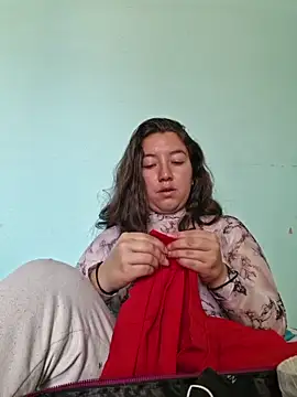 Snapshot of annyaparis chatting on 10-24-25, 04:58 annyaparis online show from 10-24-25, 04:58