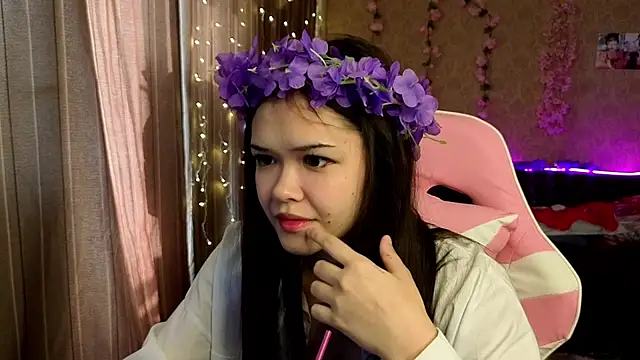 Snapshot of nezo_cutee chatting on 10-20-25, 08:15 nezo cutee online show from 10-20-25, 08:15