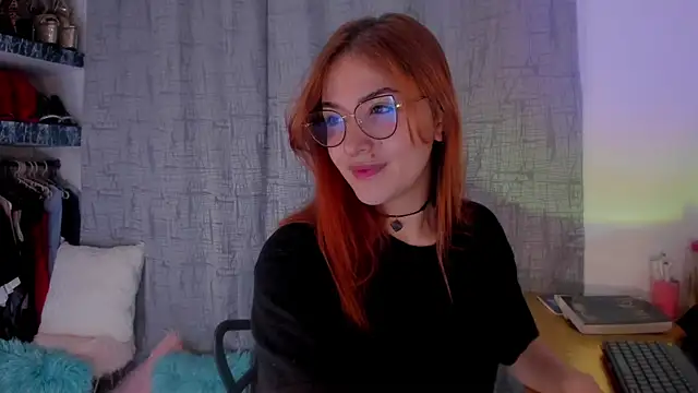 Snapshot of AmaruBloom chatting on 10-18-25, 05:21 AmaruBloom online show from 10-18-25, 05:21