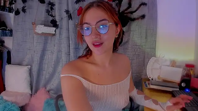 Snapshot of AmaruBloom chatting on 10-23-25, 03:50 AmaruBloom online show from 10-23-25, 03:50